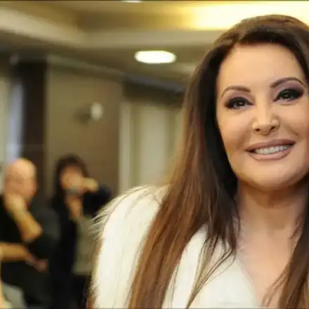 Драгана Миркович идва с новия си „Майбах“ за концерт в София