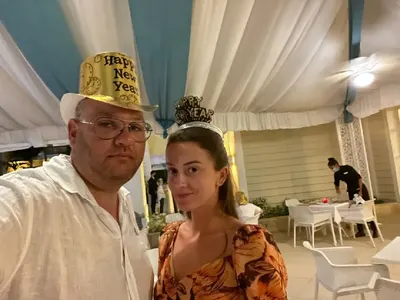 Ексклузивно! Дениз Хайрула е бременна от гаджето си! Вижте ги заедно на последната им почивка + ФОТО с коремче