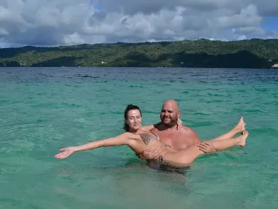 Ексклузивно! Дениз Хайрула е бременна от гаджето си! Вижте ги заедно на последната им почивка + ФОТО с коремче