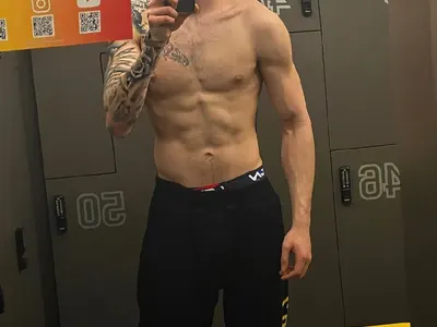 Емрах пак се оля с фотошопа (Забавно фото)