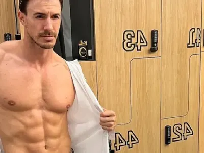 Ергенът отваря свой собствен фитнес, тръгна на уроци по пеене