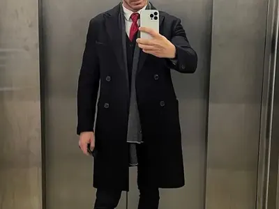 Ергенът Виктор избяга в Амстердам след края на шоуто