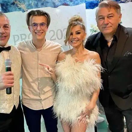 Есил Дюран пя на бала на Караманджуков-младши