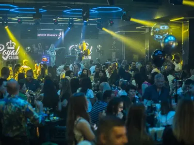 Грандиозно откриване събра участници от „Сървайвър“, „Ергенът“, „Фермата“  (СНИМКИ)