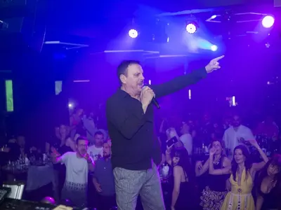 Грандиозно откриване събра участници от „Сървайвър“, „Ергенът“, „Фермата“  (СНИМКИ)