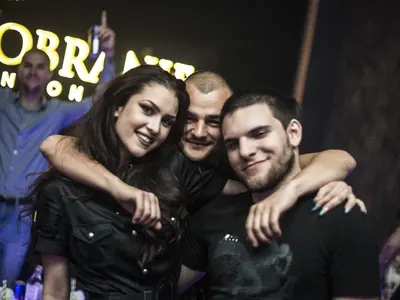 Грандиозно откриване събра участници от „Сървайвър“, „Ергенът“, „Фермата“  (СНИМКИ)