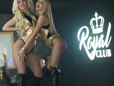 Грандиозно откриване събра участници от „Сървайвър“, „Ергенът“, „Фермата“  (СНИМКИ)