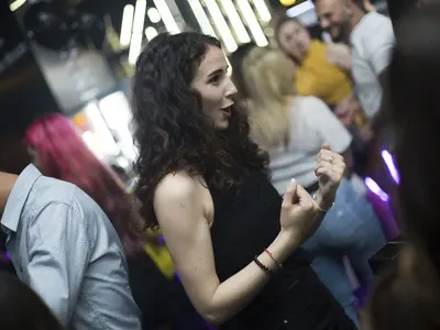 Грандиозно откриване събра участници от „Сървайвър“, „Ергенът“, „Фермата“  (СНИМКИ)