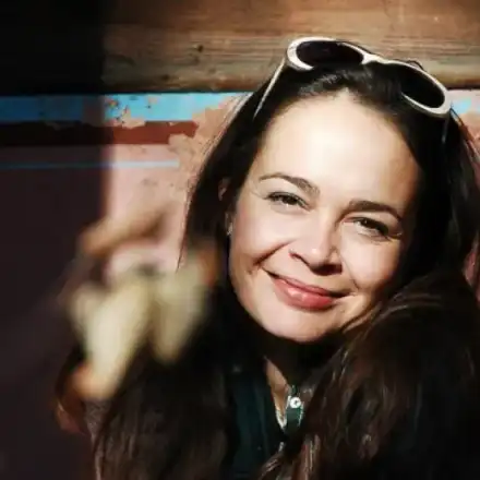 Искра Ангелова в бомбоубежище заради Уку