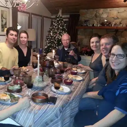 Жената на Кирил Петков има ранчо за 1 милион