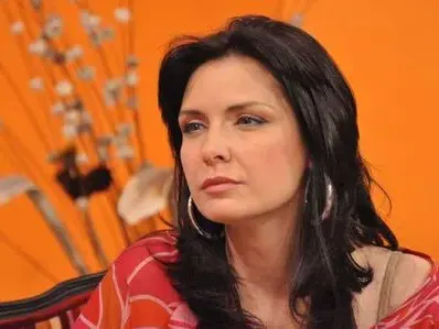 Жени Калканджиева: Достатъчно популярна съм, но моето време мина! (Две момичета от агенцията на миската участвали в „Ергенът“, снимки)