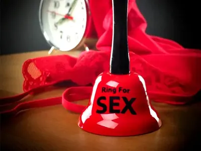 Какво да подарите на любимия си от секс магазин?