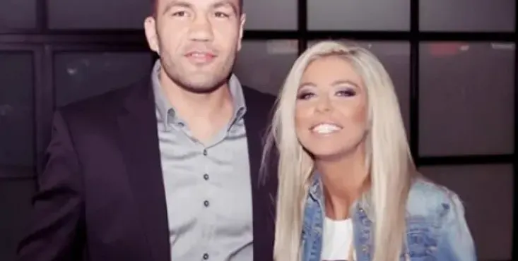 Кубрат Пулев смени Андреа със Соня Немска! Боксьорът гушна певицата за ЧРД (ФОТО)