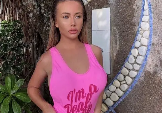 Кучето на Гери - Никол й захапа сутиена