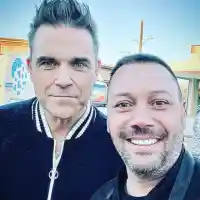 Лео Бианки се фука със снимка с Роби Уилямс