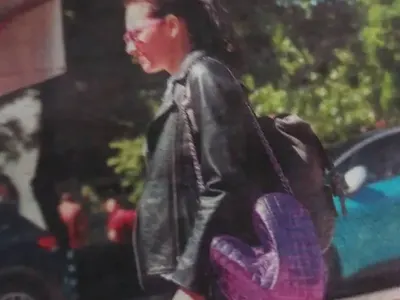 Лиляна Боянова блести с лилаво сърце