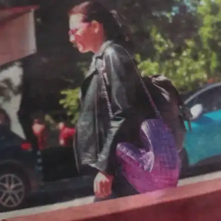 Лиляна Боянова блести с лилаво сърце