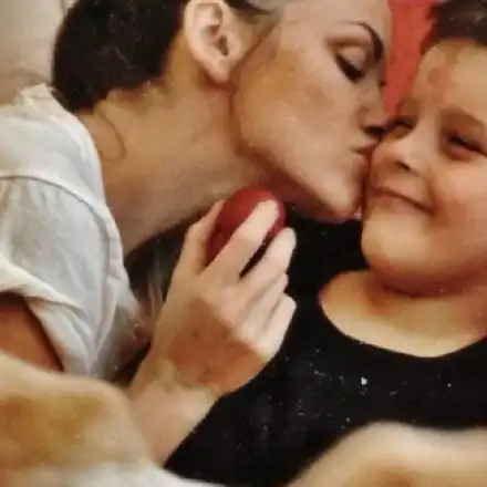 Липсват му първите 7 години: Диляна Попова едва се справя със сина си от Блатечки