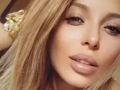 Лудо влюбена:  Мика Стоичкова заживя с млад зъболекар