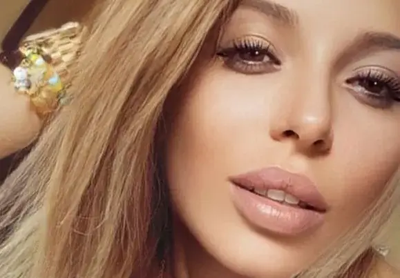 Лудо влюбена:  Мика Стоичкова заживя с млад зъболекар