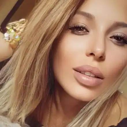 Лудо влюбена:  Мика Стоичкова заживя с млад зъболекар