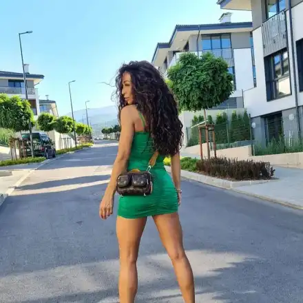 Мъже, завиждайте! Маги Сидерова заприлича на Тарзан, вече е  по-груба и от Черната Златка (ШОК СНИМКА по-долу)