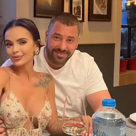 Maрa Отварачката се похвали с ново „Ферари“, но май не е нейно (Подробности и снимка)