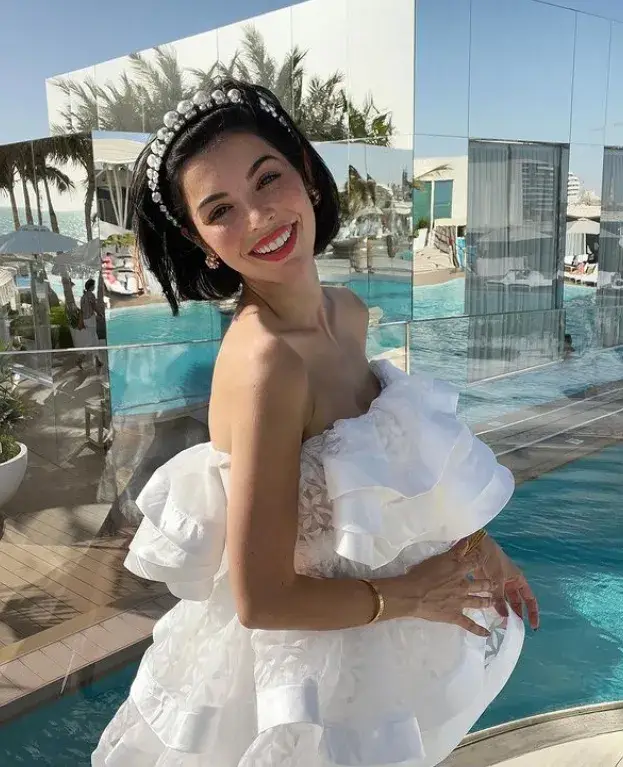 Мегз се стъкна като Снежанка