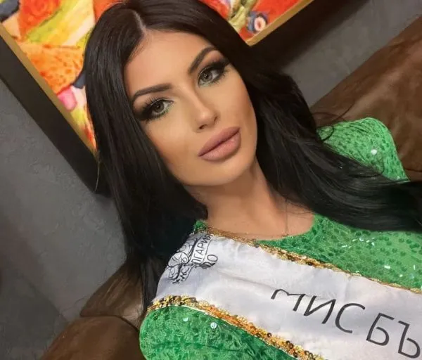 Мис България 2020 Венцислава Тафкова показа силикона (СНИМКИ)