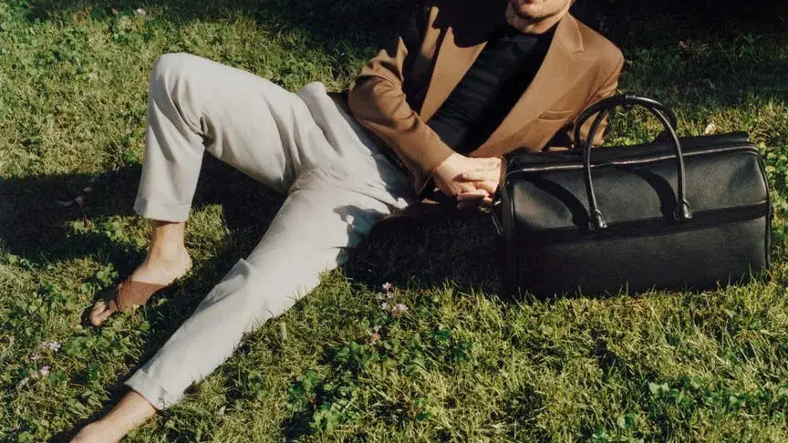 Могат ли мъжките чехли да бъдат елегантни?