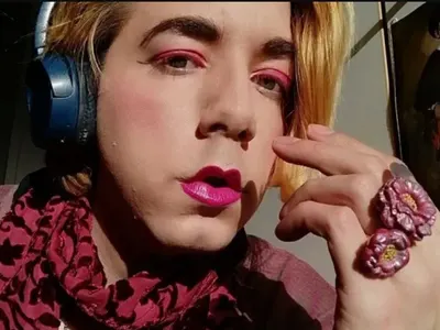 Най-известният наш джендър в Берлин прави партия