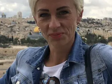 Нана Гладуиш: Вече не се притеснявам за рака! За пръв път водещата отиде в Тел Авив не за лечение, а за кеф