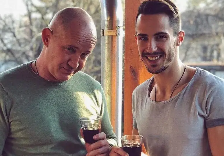 Наум Шопов  жестоко скаран  с баща си