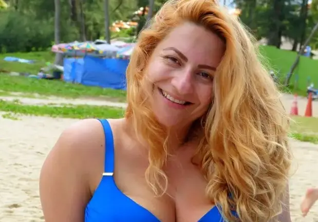 Нелка XL-ка  изкара хилядарка от стари дрехи