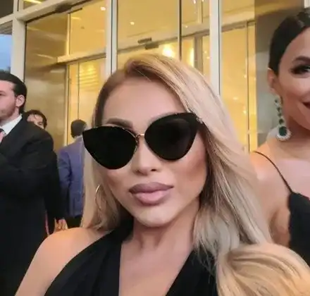 Нора Недкова се намърда до холивудски звезди: Щракна се с Ева Лонгория и Анди Макдауъл (Снимки)