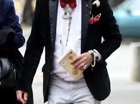 Преиздават творби на Денди