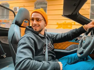 Противоречиво! Вижте как обявиха участието на Папи Ханс на гей парада