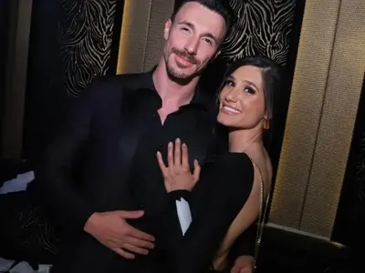 Сърцето на Ергена е за Алекс! Двойката засечена да купонясва в клуб (СНИМКИ)