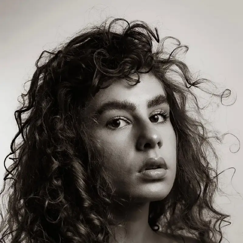 Щерката на президента претърпя злополука (Папарашки снимки)