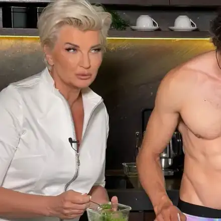 Силвена Роу била машина в леглото