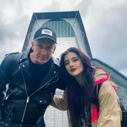 След Covid и проблеми с „Калигула“, Деян Донков остави мустака в Япония (Снимки)