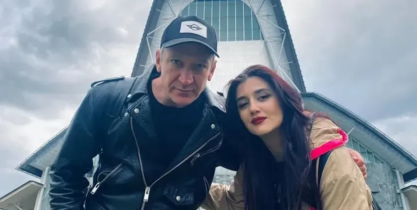 След Covid и проблеми с „Калигула“, Деян Донков остави мустака в Япония (Снимки)