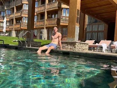 След тежкия сезон: Сеганов глези актриса на СПА (Снимки в галерията)