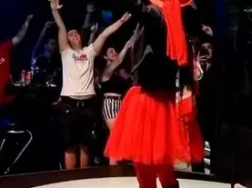 Софка спретна стриптийз „Червената шапчица“ пред ошашавени  фенове (ШОК снимки)