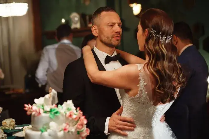 Спират „Лъжите в нас” заради сериал на Светлин Нейнски (Мъжът на Хубавото Наде  прецаква Милошев  в Нова тв)