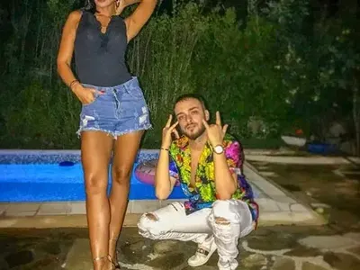 Стюардесата на Криско го дарява с трето дете