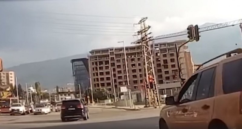 Тити Папазов пак фучи на червено