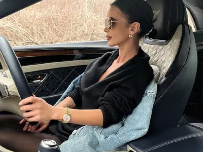 Топ мацките се фукат с чужди коли за по 200 бона! Луксозните им возила – все подаръци от мъжете им (СНИМКИ)