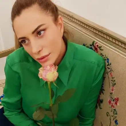 Ваня Щерева смъкна 20 години с фотошоп! Търси си нов мъж