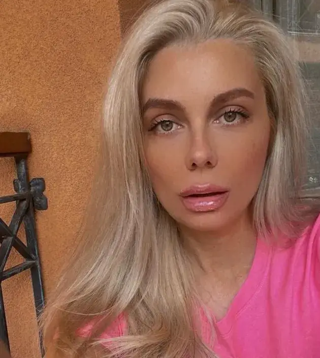 Венета Райкова  изчисти дома си  от лошата енергия чрез кадене